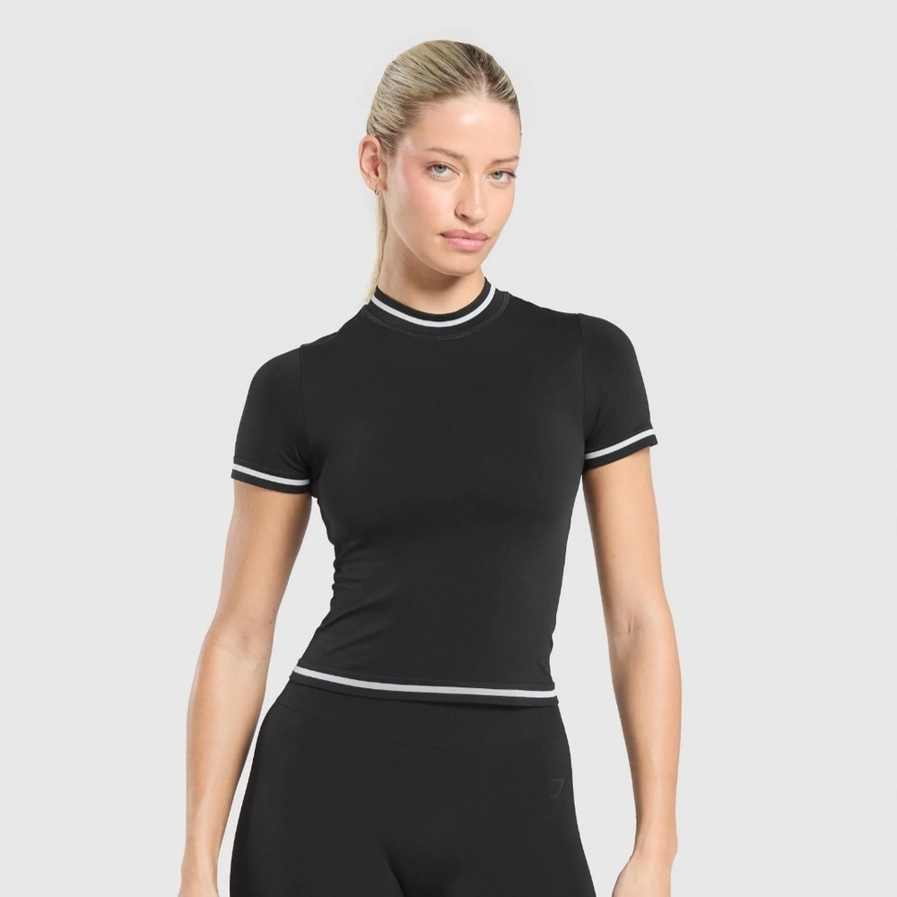 Gymshark Black and White   Contrast Seamless Midi Tee SIZE Small.
